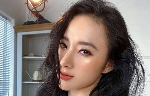 Angela Phương Trinh lấp ló vòng 1 gợi cảm dưới nước